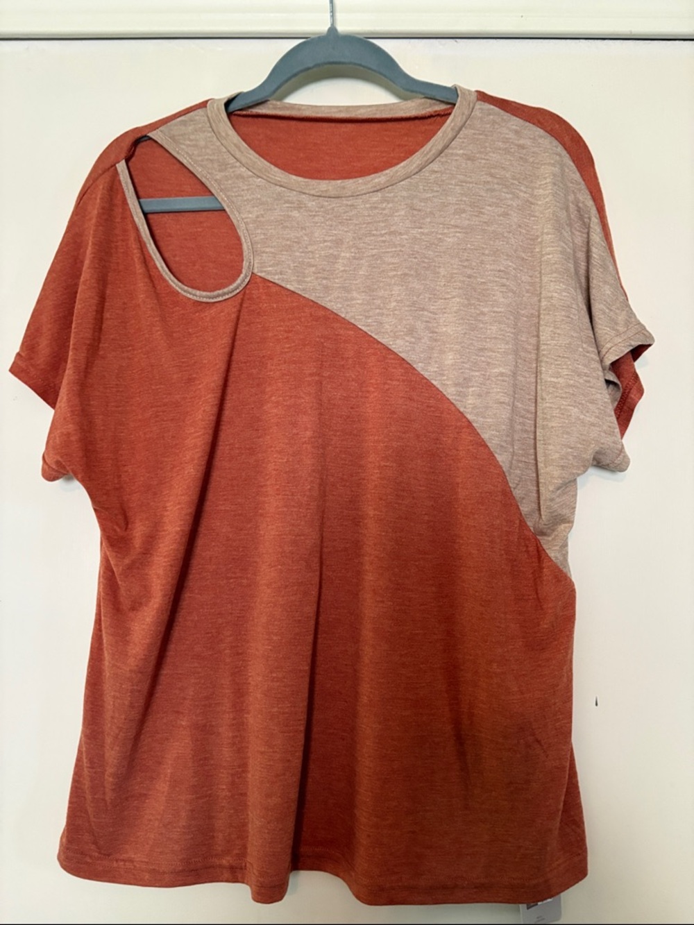 Women’s Two-Tone Cutout Tee — Rust and Taupe